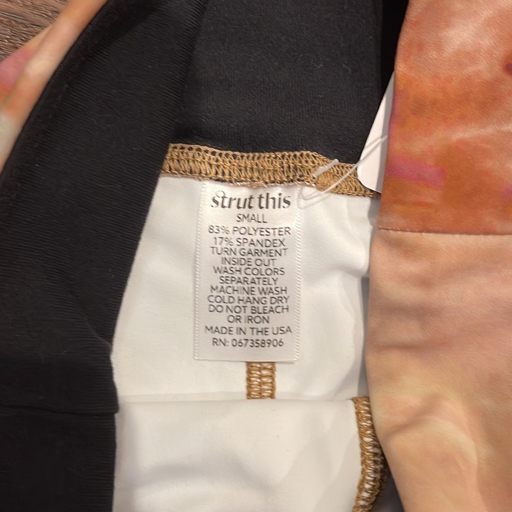 Strut This NWT Ankle Leggings in a Caramel Tie Dye color. - Picture 4 of 7